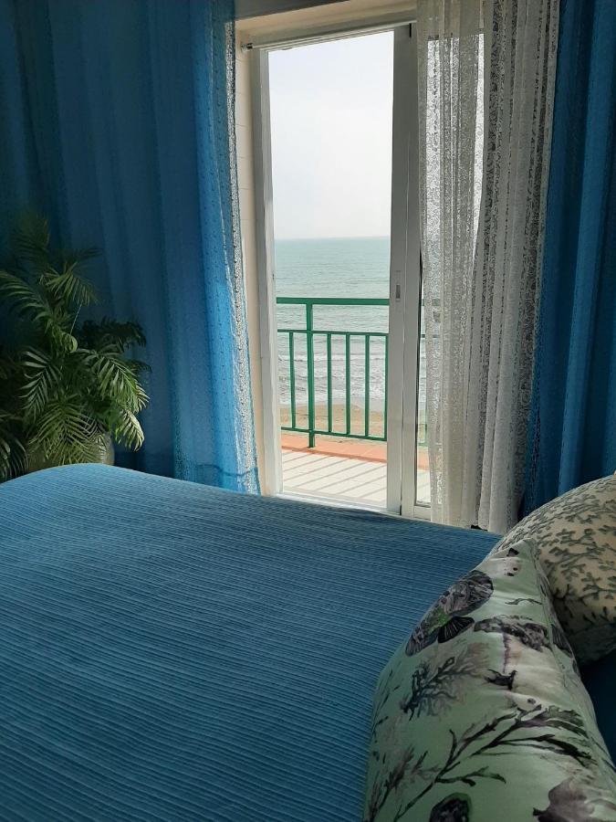 Holiday Wanda Fuengirola Bagian luar foto