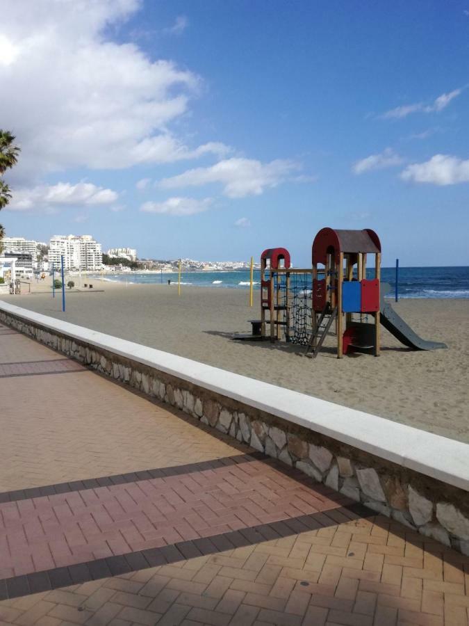 Holiday Wanda Fuengirola Bagian luar foto